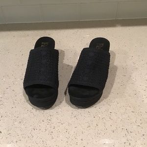 Reba Brand Wedge Sandal Black size 8